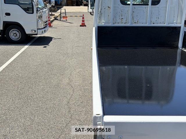 Isuzu ELF TRUCK 2019-08 7218029-19