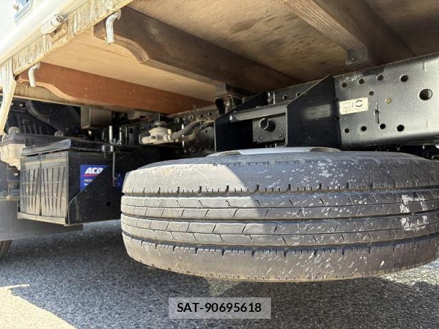 Isuzu ELF TRUCK 2019-08 7218029-6