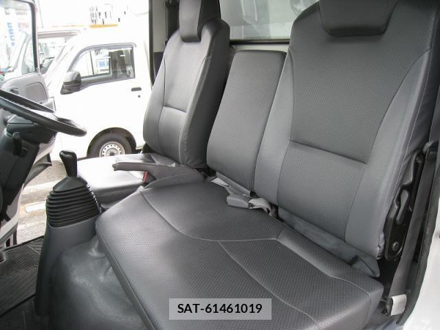 Isuzu ELF TRUCK 2014-01 7217958-9