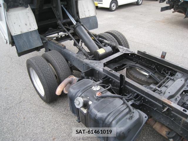 Isuzu ELF TRUCK 2014-01 7217958-16