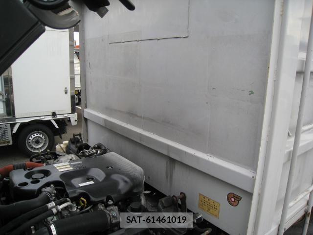 Isuzu ELF TRUCK 2014-01 7217958-23