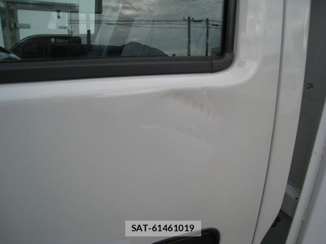 Isuzu ELF TRUCK 2014-01 7217958-27