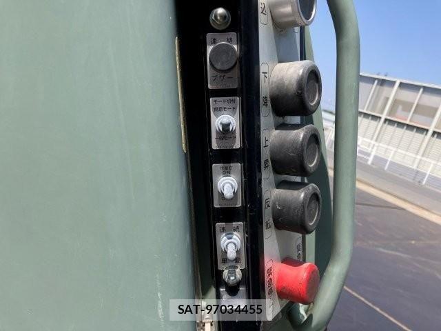 Isuzu ELF TRUCK 2017-10 7217981-9