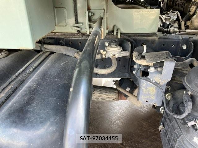 Isuzu ELF TRUCK 2017-10 7217981-20