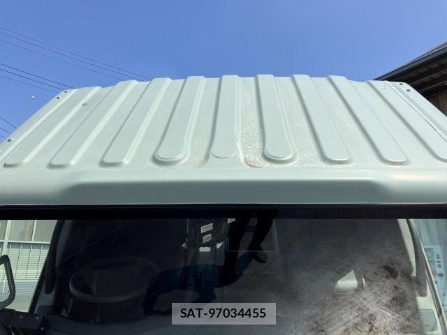 Isuzu ELF TRUCK 2017-10 7217981-26