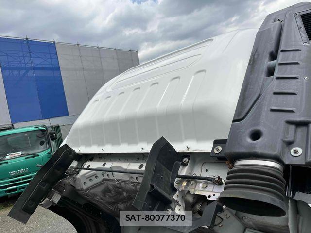 Isuzu ELF TRUCK 2018-02 7217988-17