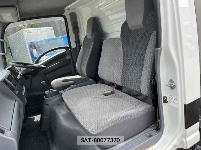 Isuzu ELF TRUCK 2018-02 7217988-23