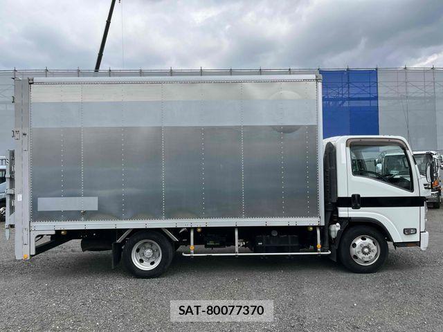Isuzu ELF TRUCK 2018-02 7217988-2