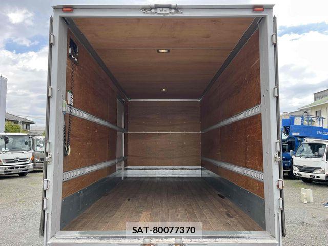 Isuzu ELF TRUCK 2018-02 7217988-7