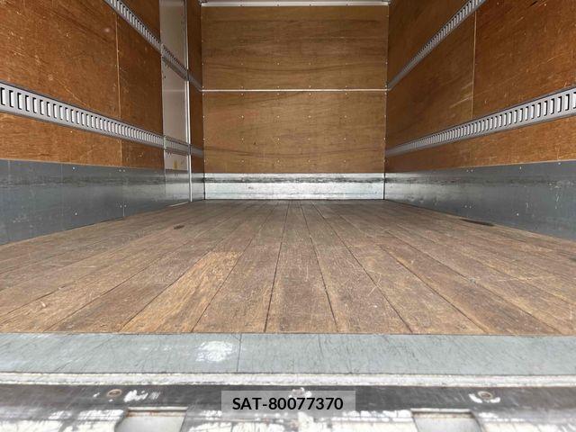 Isuzu ELF TRUCK 2018-02 7217988-8