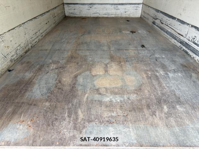 Isuzu ELF TRUCK 2012-05 7217954-9