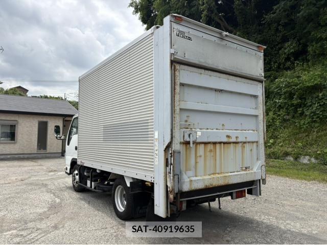 Isuzu ELF TRUCK 2012-05 7217954-1