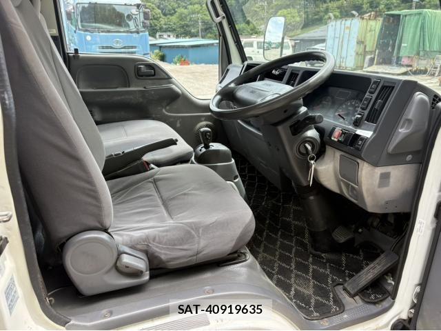 Isuzu ELF TRUCK 2012-05 7217954-23