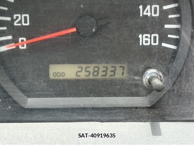 Isuzu ELF TRUCK 2012-05 7217954-24