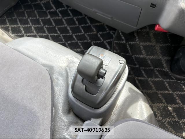 Isuzu ELF TRUCK 2012-05 7217954-26