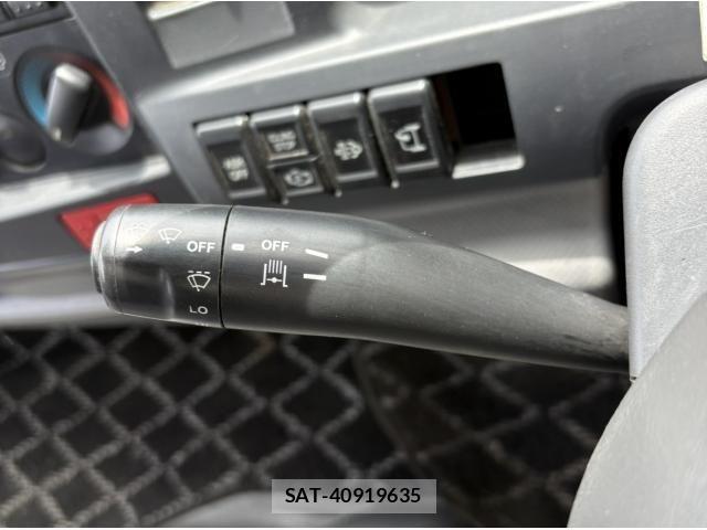 Isuzu ELF TRUCK 2012-05 7217954-28