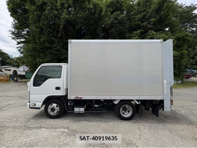 Isuzu ELF TRUCK 2012-05 7217954-5