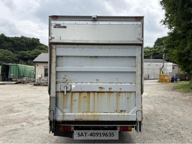 Isuzu ELF TRUCK 2012-05 7217954-6