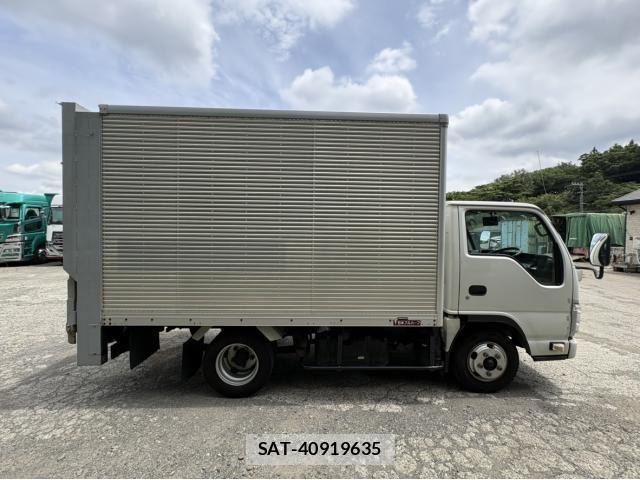 Isuzu ELF TRUCK 2012-05 7217954-7