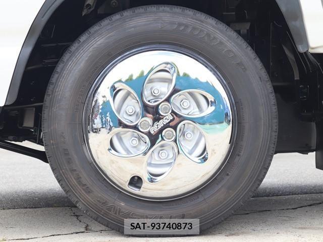Isuzu ELF TRUCK 2017-11 7217982-24