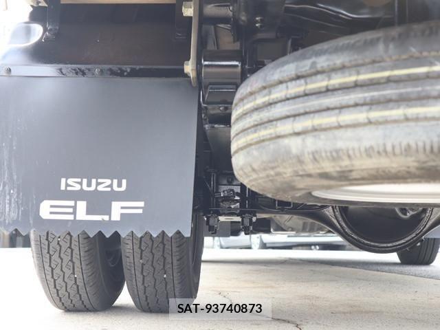 Isuzu ELF TRUCK 2017-11 7217982-26
