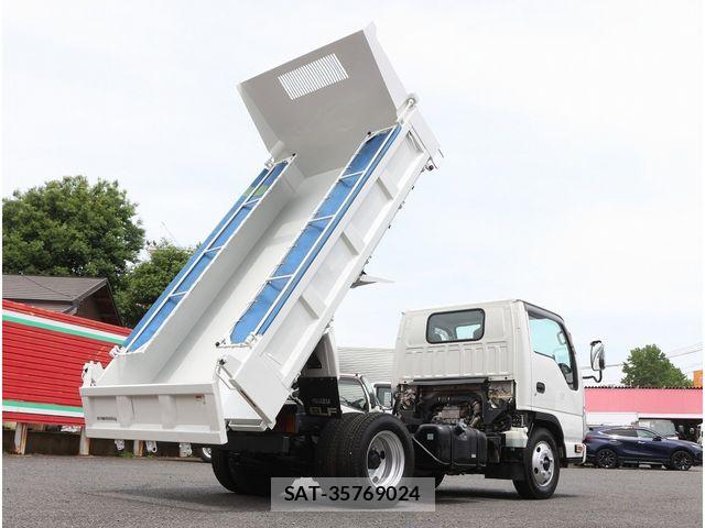 Isuzu ELF TRUCK 2018-01 7217985-1