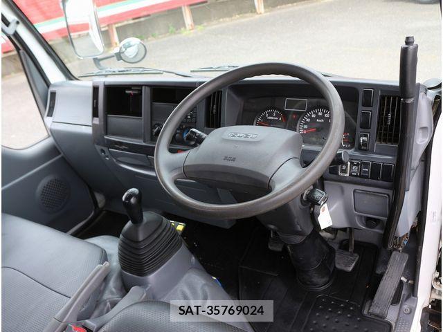 Isuzu ELF TRUCK 2018-01 7217985-2