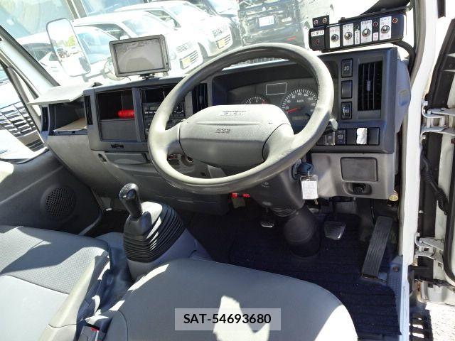 Isuzu ELF TRUCK 2010-03 7217941-12