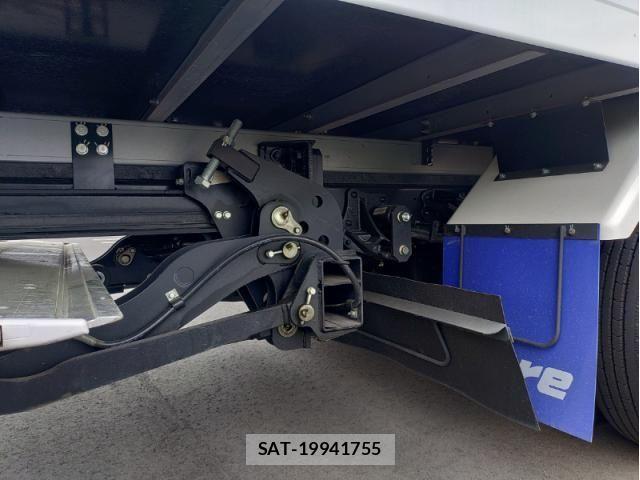 Isuzu ELF TRUCK 2025-02 7218056-15