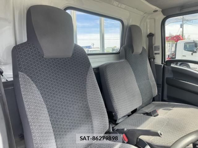 Isuzu ELF TRUCK 2018-02 7217984-21