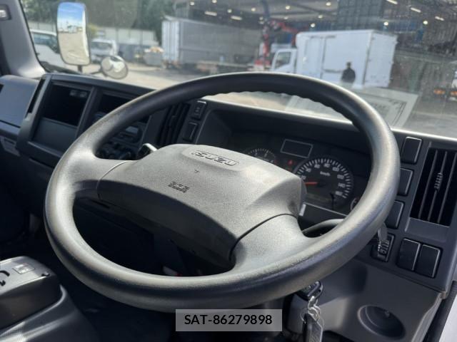 Isuzu ELF TRUCK 2018-02 7217984-23