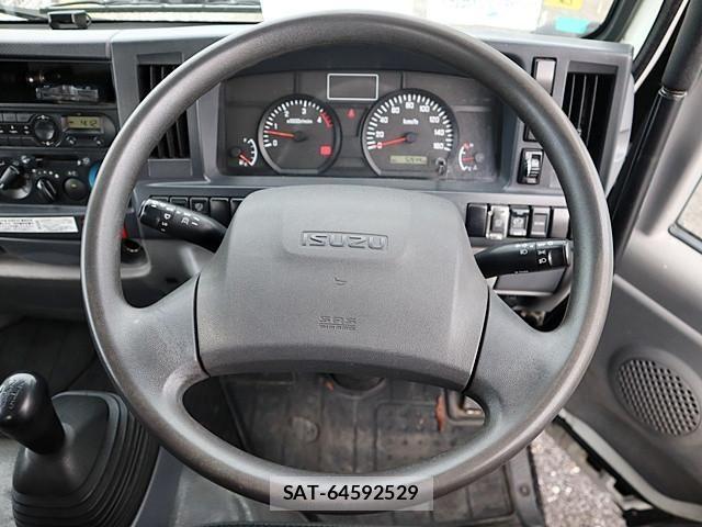 Isuzu ELF TRUCK 2016-10 7217969-3