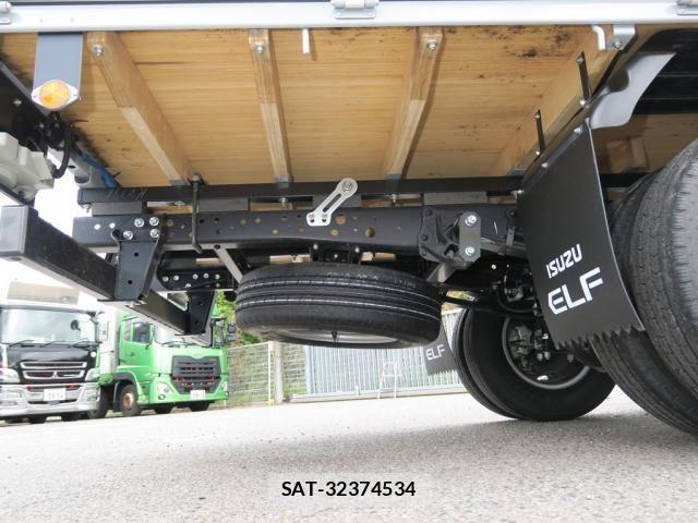 Isuzu ELF TRUCK 2025-03 7218057-14