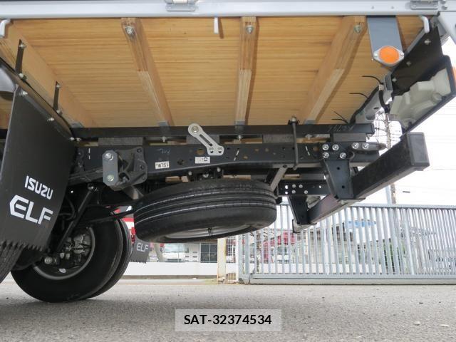 Isuzu ELF TRUCK 2025-03 7218057-15