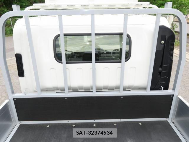 Isuzu ELF TRUCK 2025-03 7218057-7