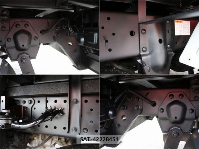 Isuzu ELF TRUCK 2019-04 7218023-14
