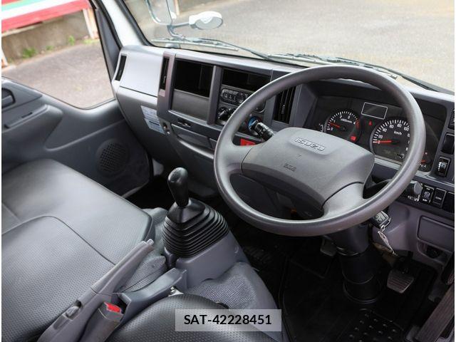 Isuzu ELF TRUCK 2019-04 7218023-2