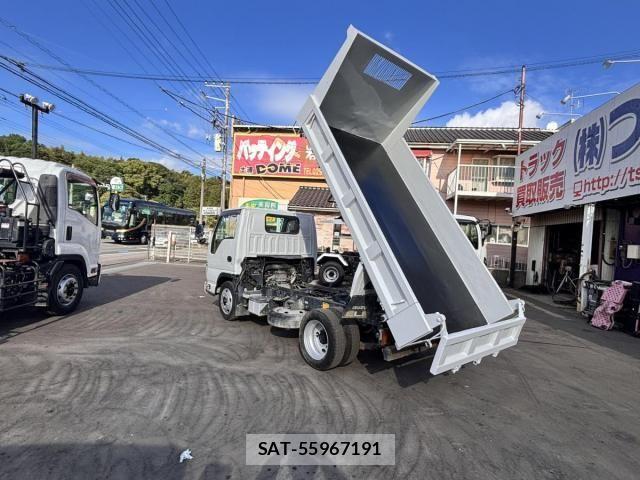 Isuzu ELF TRUCK 2017-03 7217977-14