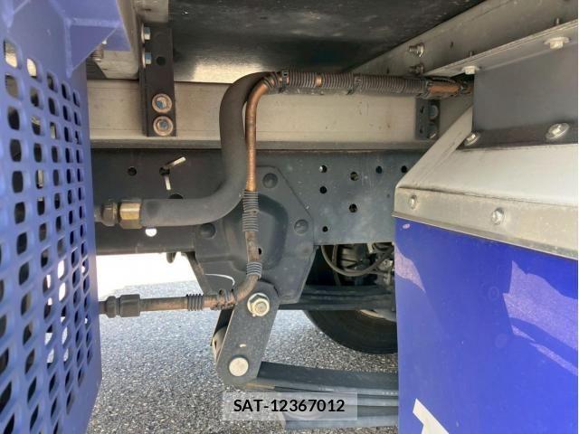 Isuzu ELF TRUCK 2019-12 7218030-12