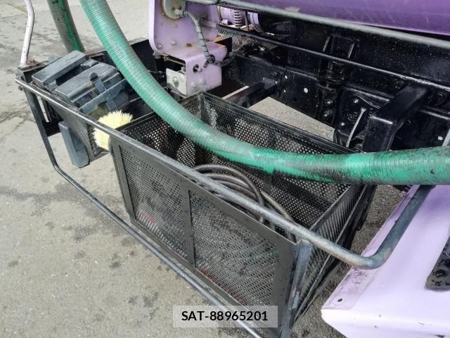 Isuzu ELF TRUCK 2017-01 7217974-12
