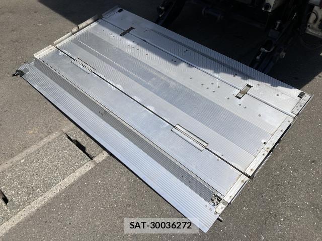 Isuzu ELF TRUCK 2020-01 7218031-5