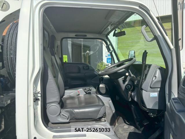 Isuzu ELF TRUCK 2020-03 7218035-9