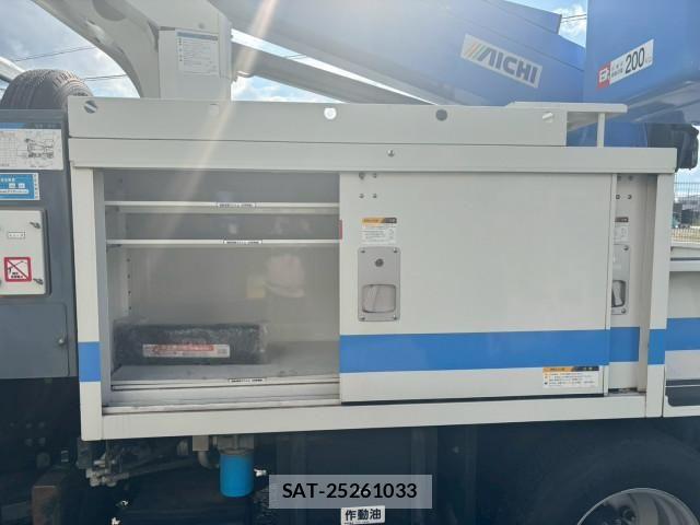 Isuzu ELF TRUCK 2020-03 7218035-23