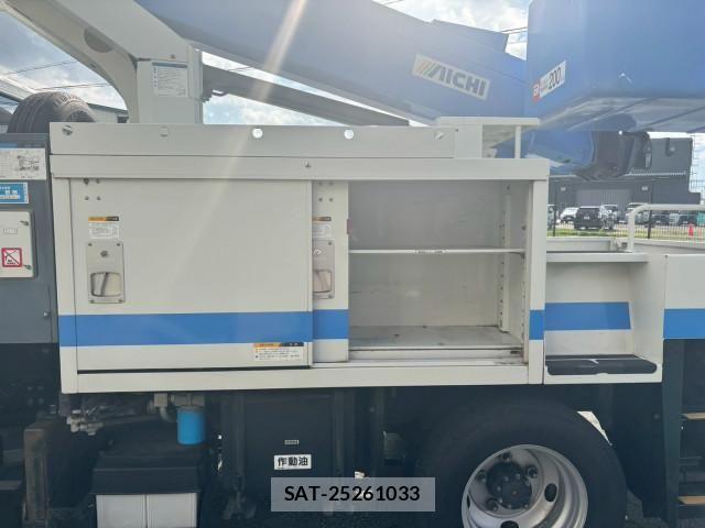 Isuzu ELF TRUCK 2020-03 7218035-25