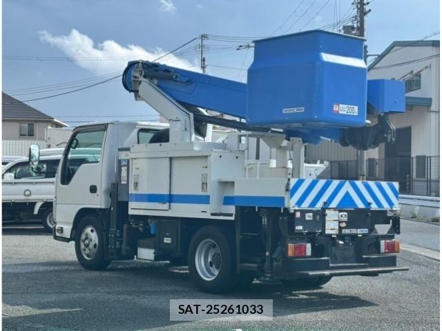 Isuzu ELF TRUCK 2020-03 7218035-3