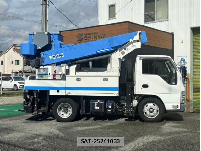 Isuzu ELF TRUCK 2020-03 7218035-4