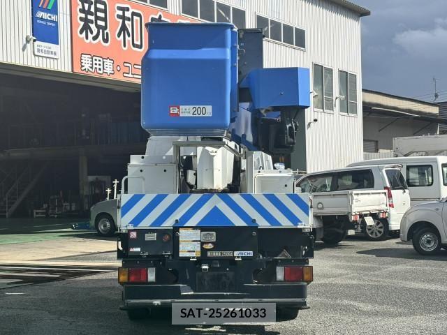 Isuzu ELF TRUCK 2020-03 7218035-6
