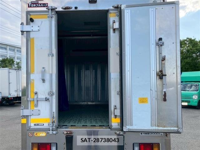 Isuzu ELF TRUCK 2016-03 7217972-9