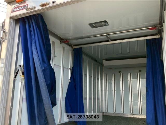 Isuzu ELF TRUCK 2016-03 7217972-16