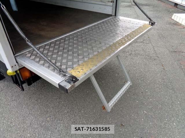 Isuzu ELF TRUCK 2016-04 7217971-11